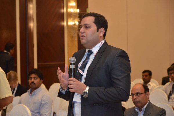 Attendee interacting with the panellists of session 4 at InnoHEALTH 2017 Attendee interacting with the panellists of session 4 at InnoHEALTH 2017