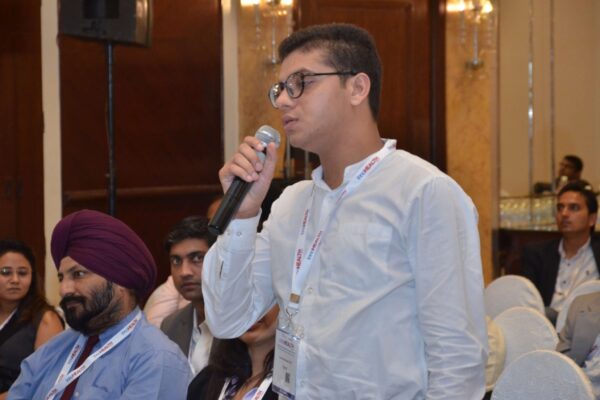 Attendee interacting with the panellists of session 4 at InnoHEALTH 2017 Attendee interacting with the panellists of session 4 at InnoHEALTH 2017
