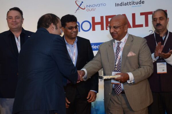 Sachin Gaur presenting a memento to Brig(Hony) Dr Arvind Lal for session 2 in InnoHEALTH 2017 Sachin Gaur presenting a memento to Brig(Hony) Dr Arvind Lal for session 2 in InnoHEALTH 2017