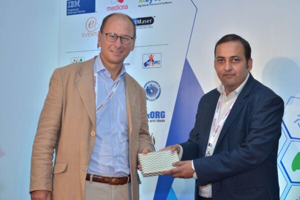 Sachin Gaur presenting a memento to Jan Erik Hedborg at InnoHEALTH 2017 Sachin Gaur presenting a memento to Jan Erik Hedborg at InnoHEALTH 2017