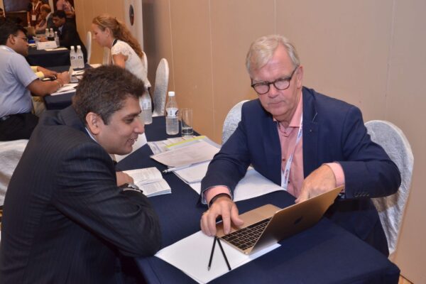 Hakan Jideus from Predicare interacting with a B2B attendee at InnoHEALTH 2017 Hakan Jideus from Predicare interacting with a B2B attendee at InnoHEALTH 2017