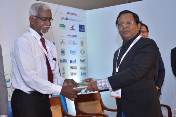 Eur Ing Muthu Singaram presenting memento to Stephen Victor at InnoHEALTH 2017 Eur Ing Muthu Singaram presenting memento to Stephen Victor at InnoHEALTH 2017