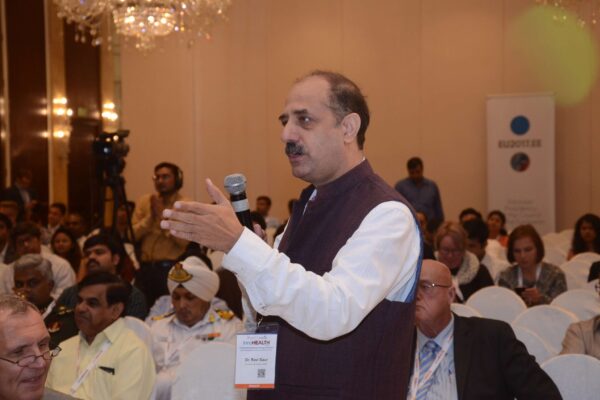 Dr Ravi Gaur interacting with the speaker panel in session 1 at InnoHEALTH 2017 Dr Ravi Gaur interacting with the speaker panel in session 1 at InnoHEALTH 2017