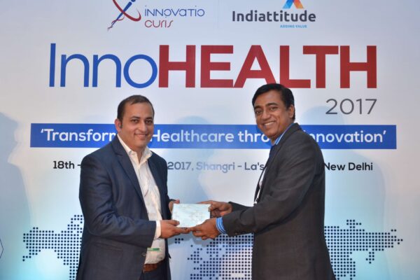 Rengarajan Iyengar presenting a memento to Sachin Gaur at InnoHEALTH 2017 Rengarajan Iyengar presenting a memento to Sachin Gaur at InnoHEALTH 2017