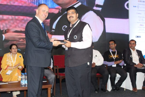 10. Biten Kathrani receives a memento from H.E Riho Kruuv at InnoHEALTH 2018 10. Biten Kathrani receives a memento from H.E Riho Kruuv at InnoHEALTH 2018