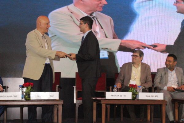 10. Dr Shiban Ganju presents a memento to Prerak Sethi in session 2 on Achieving universal health coverage, insurance led innovations and AYUSH at InnoHEALTH 2018 10. Dr Shiban Ganju presents a memento to Prerak Sethi in session 2 on Achieving universal health coverage, insurance led innovations and AYUSH at InnoHEALTH 2018
