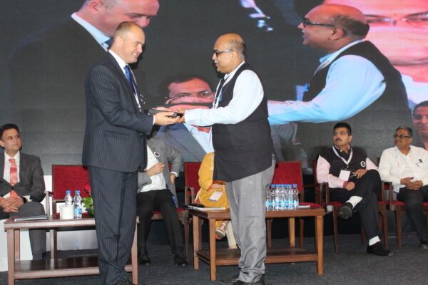 9. Dr Shirshendu Mukherjee receives a memento from H.E Riho Kruuv at InnoHEALTH 2018 9. Dr Shirshendu Mukherjee receives a memento from H.E Riho Kruuv at InnoHEALTH 2018