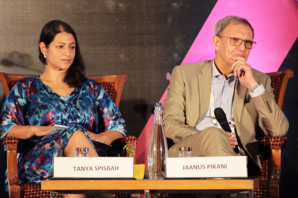 Tanya Spisbah at InnoHEALTH 2019 Dr. Jaanus Pikani & Tanya Spisbah, Session 7 at InnoHEALTH 2019