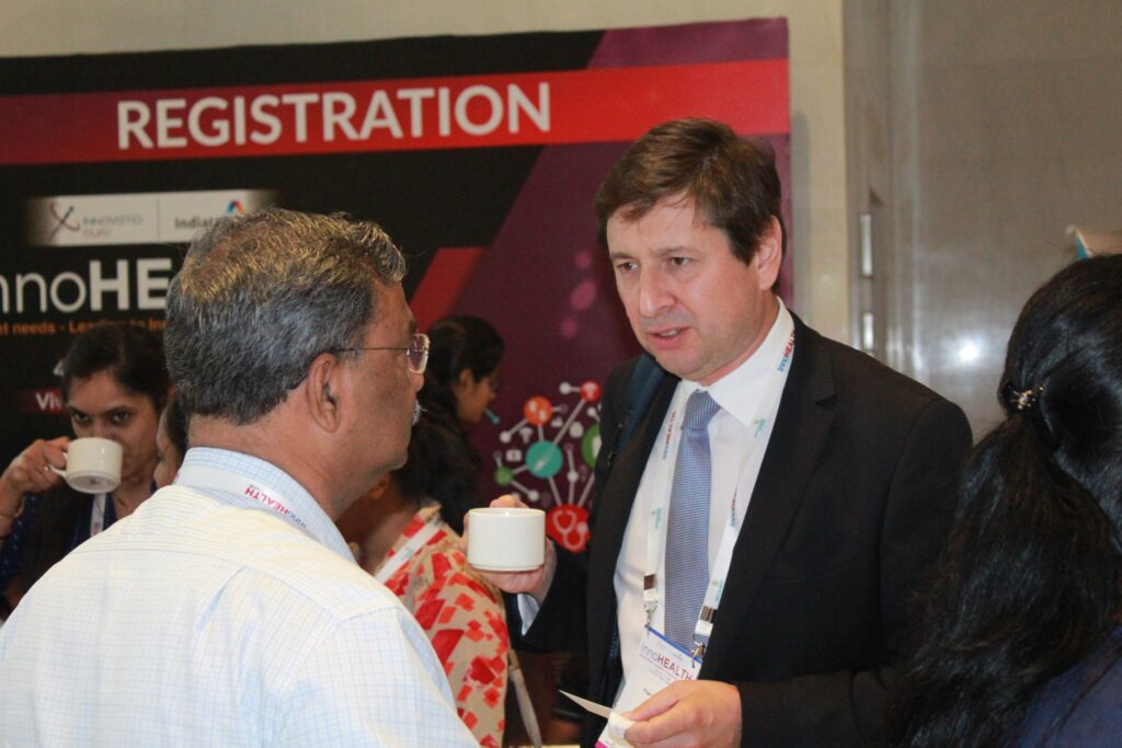 Filipe Assoreira chatting with participant at InnoHEALTH 2019 Filipe Assoreira chatting with participant at InnoHEALTH 2019