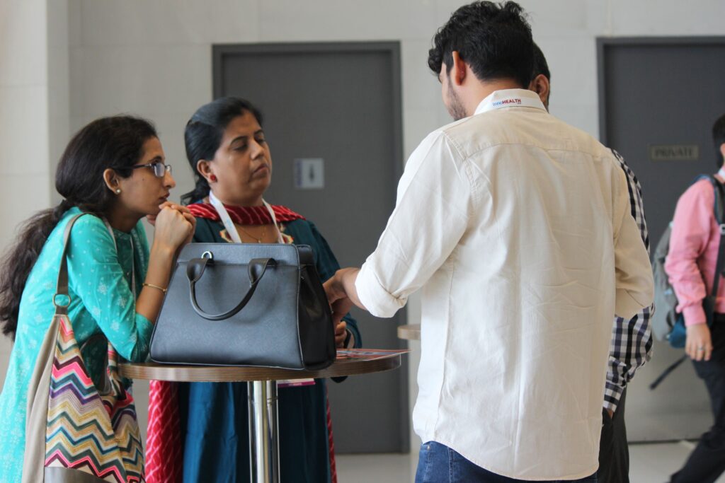 Partcipants discussing at InnoHEALTH 2019 Partcipants discussing at InnoHEALTH 2019