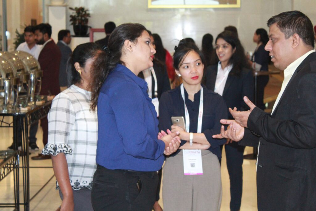 Sanjay Gaur discussing with students at InnoHEALTH 2019 Sanjay Gaur discussing with students at InnoHEALTH 2019