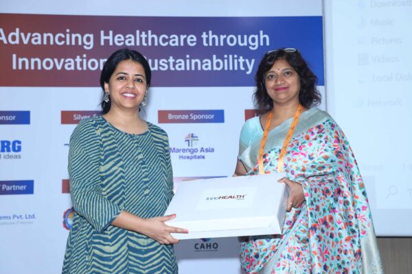 16. Dr. Sarah Iqbal Hyder presenting memento of appreciation to Dr. Tanu Jindal in Climate Change session at InnoHEALTH 2024-3 16. Dr. Sarah Iqbal Hyder presenting memento of appreciation to Dr. Tanu Jindal in Climate Change session at InnoHEALTH 2024-3