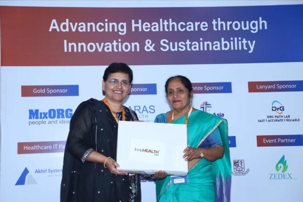 18.1 Dr. Deepika Cecil Khakha presenting mement of appreciation to Dr. Raminder Kalra t InnoHEALTH 2024-2 18.1 Dr. Deepika Cecil Khakha presenting mement of appreciation to Dr. Raminder Kalra t InnoHEALTH 2024-2