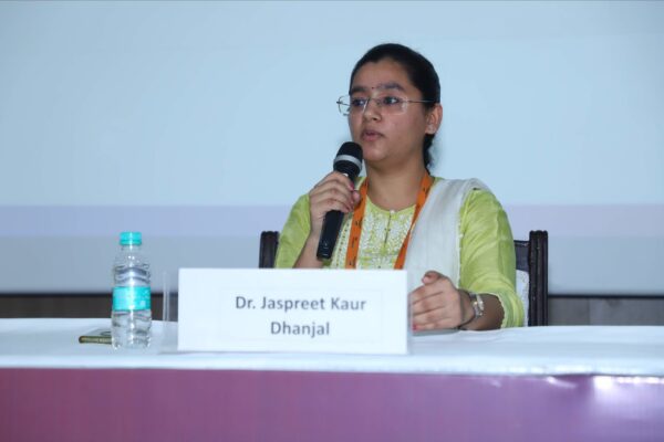 4. Dr. Jaspreet Kaur Dhanjal from IIIT Delhi speaking in Climate Change session at InnoHEALTH 2024 4. Dr. Jaspreet Kaur Dhanjal from IIIT Delhi speaking in Climate Change session at InnoHEALTH 2024