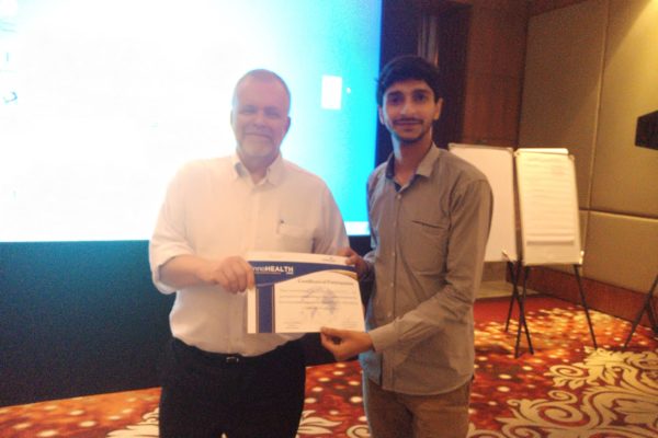 8. Shivank Khandelwal receives master class participation certificate from Paul Lillrank at InnoHEALTH 2018