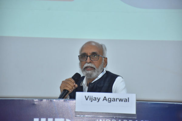 Dr. Vijay Agarwal moderating Invited talks on Digital Health Implementation - Case Studies session @ InnoHEALTH 2022