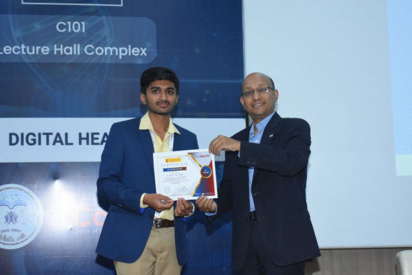 Parth Jamkedkar 1st prize winner in ALVL Foundation IC Young Innovator's Award session @ InnoHEALTH 2022