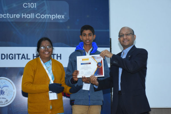 Tarun Babu 2nd prize winner in ALVL Foundation IC Young Innovator's Award session @ InnoHEALTH 2022